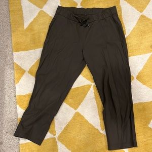 Lululemon on the fly pant